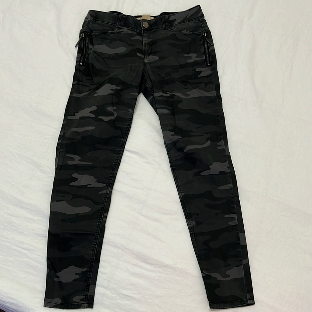 Democracy Brand Youth Dark Grey Camouflage Style Jeans Sized Boys 12